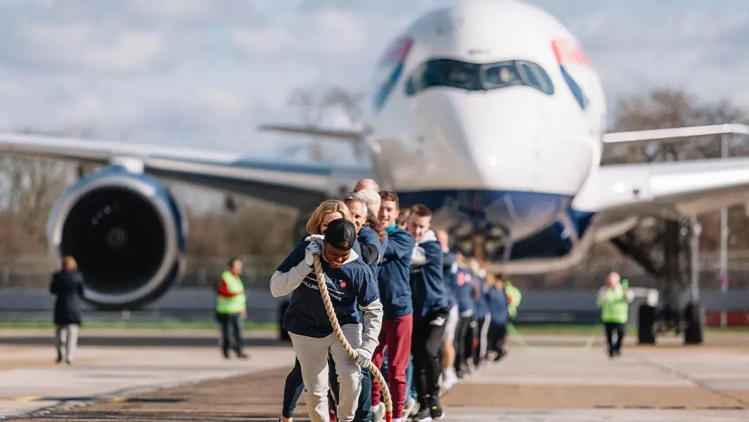Sports stars in record-breaking plane pull for Sport Relief