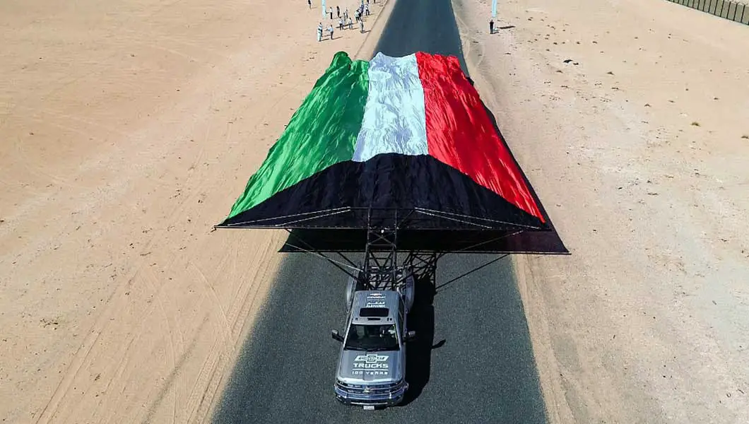 Chevrolet Kuwait reclaims largest banner flown by a vehicle title from rivals Ford