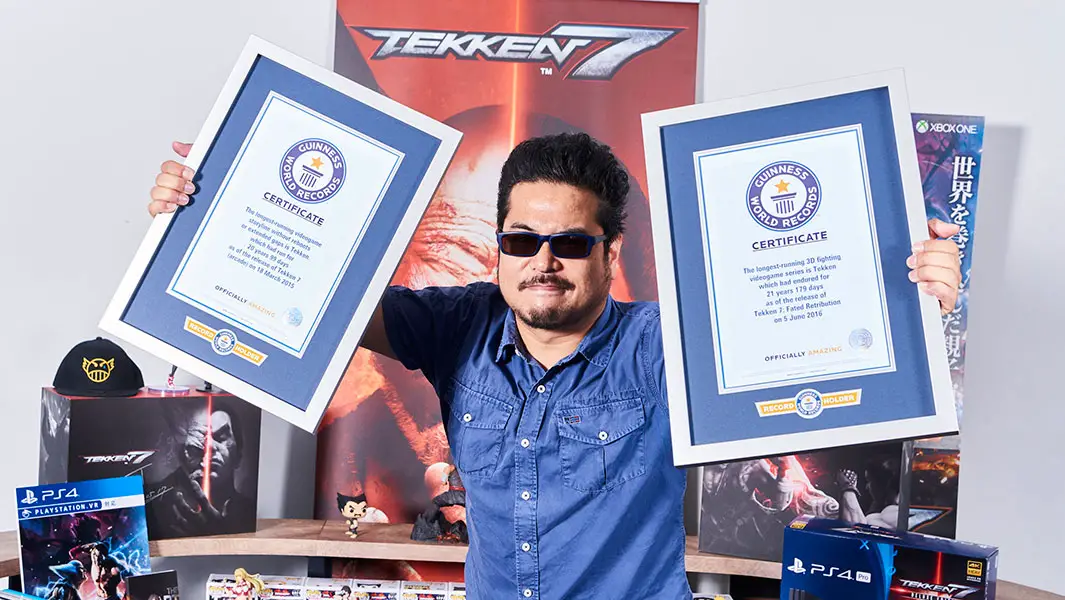 Katsuhiro-Harada-Tekken-certificate-presentation-2_tcm25-493324.jpg