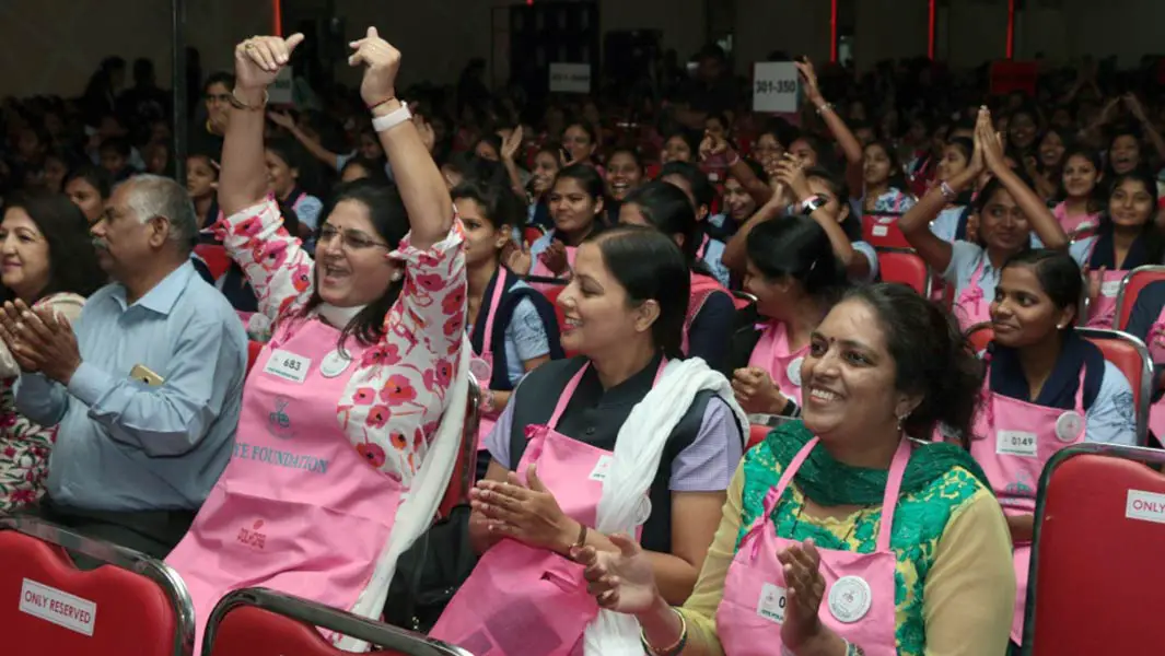 Almost 2,000 Indian women break records to raise awareness of breast cancer