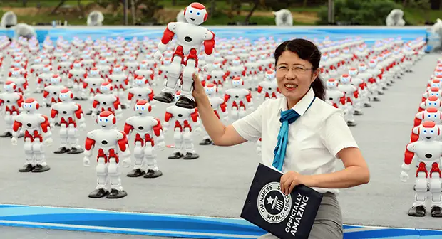 Mais de mil robôs dançarinos quebram recorde mundial na China