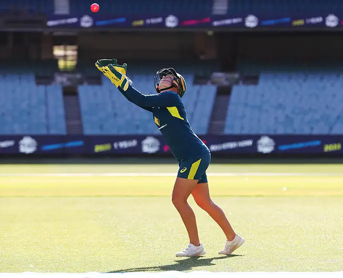 Alyssa Healy highest cricket ball catch