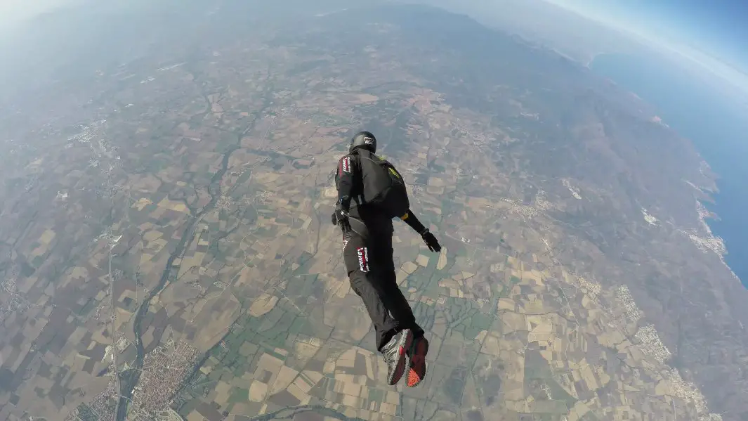 Real life superman completes the first skydive into the jet stream 