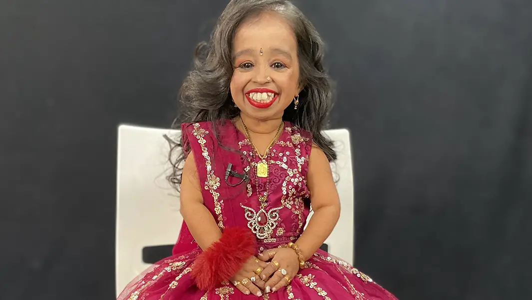 Lo Show dei Record returns with world’s smallest woman and martial arts hero