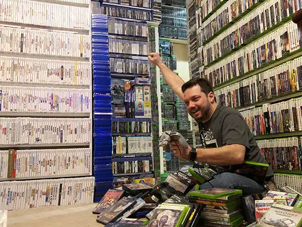 Antonio Monteiro largest collection of videogames