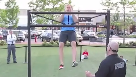 Spotlight: A round of applause for strongman Ron Cooper's incredible pull ups feat