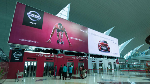 Nissan-Usain-Bolt-Dubai-billboard-main