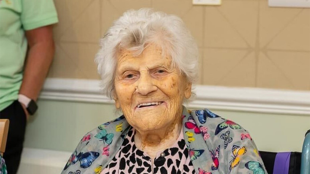 split image of current oldest woman/person and the oldest man ever