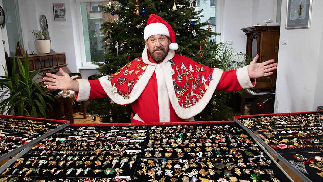 Christmas brooch collection record smashed with almost 8,000
