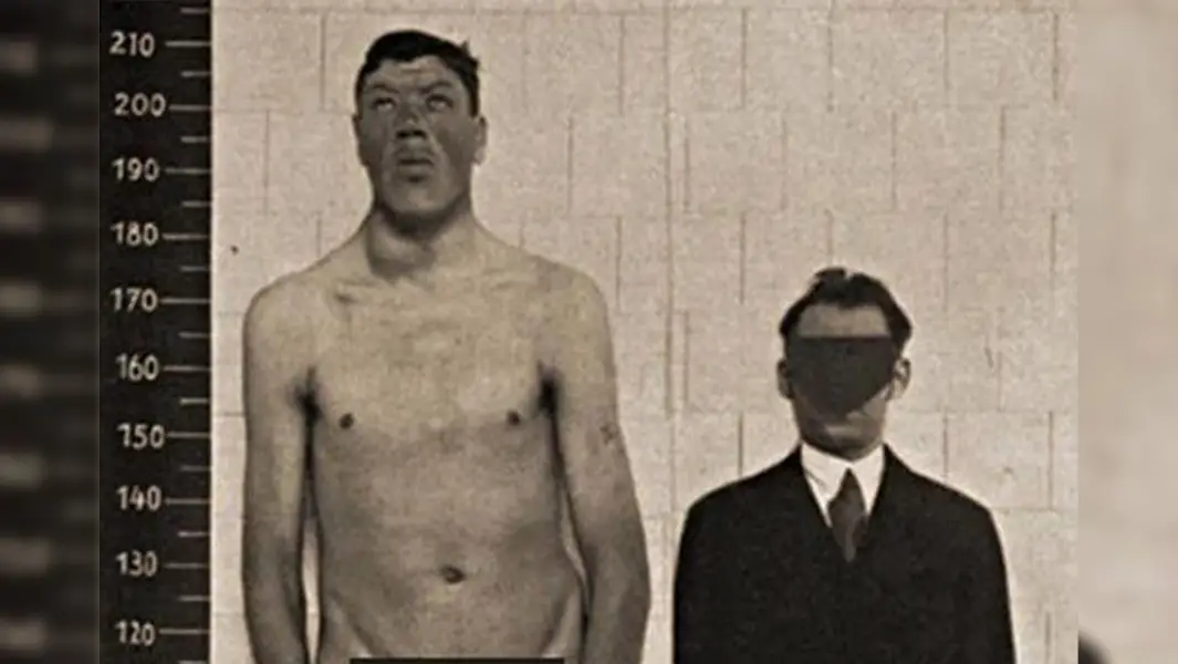 Adam Rainer: The four-foot man who became a giant