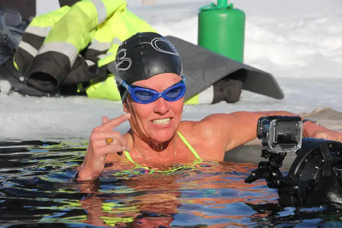 Amber Fillary breaks her record for longest swim under ice | Guinness World  Records