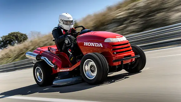 Video: Honda breaks fastest lawnmower world record with 116mph ‘Mean Mower’