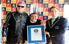 Roberto Pettinato helps set hair dyeing record in Argentina