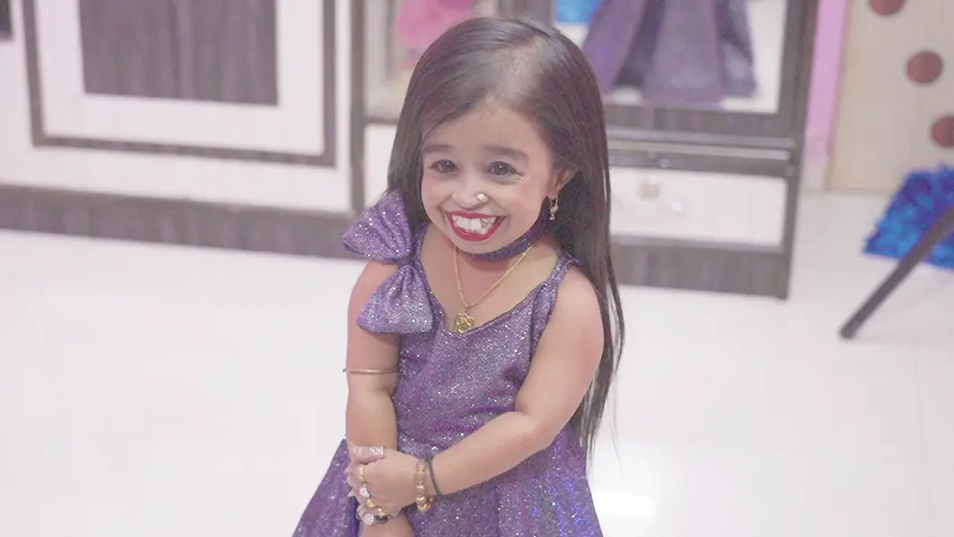 "Never lose hope": Life as the world's shortest woman