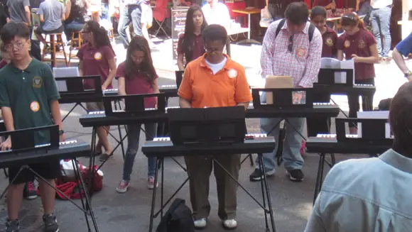 Make Music New York plays largest electronic keyboard ensemble