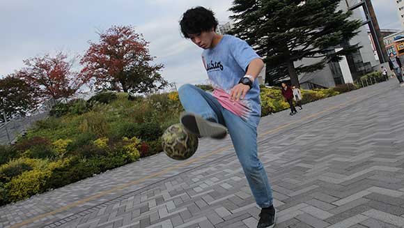 Video: Watch Japanese football freestyler attempt ‘around the world’ record