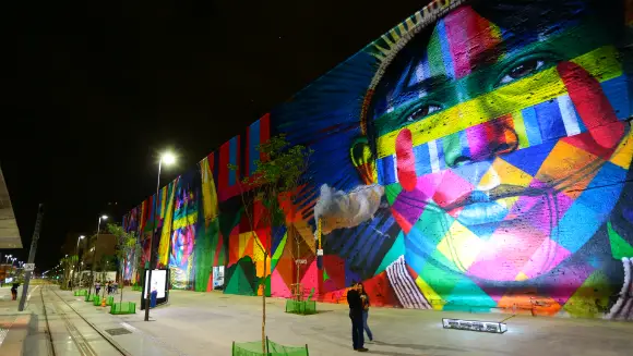 Brazilian artist leads team to spray paint record with Rio Olympic 2016 inspired mural