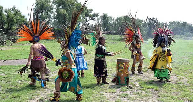 Largest ancient ceremonial Mexican dance participants