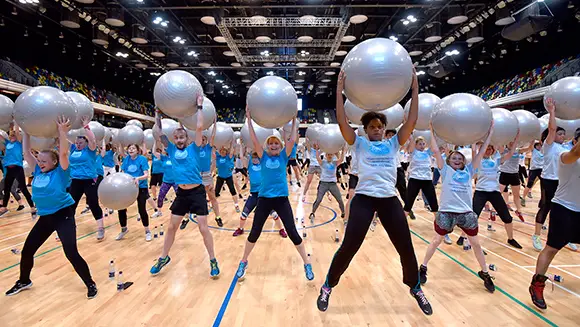 Olympic stars Sarah Stevenson and Kriss Akabusi on hand as Müllerlight sets fitness class record to celebrate Team GB partnership