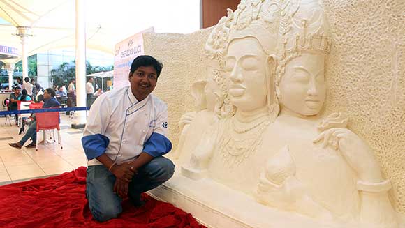 Indian chef makes record-breaking margarine sculpture of the Trimurti