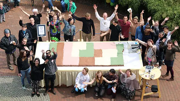 Giant vegan cake sets record at Rohvolution raw food festival in Germany