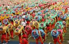 Thousands of schoolchildren set new lion dancing record in Taiwan