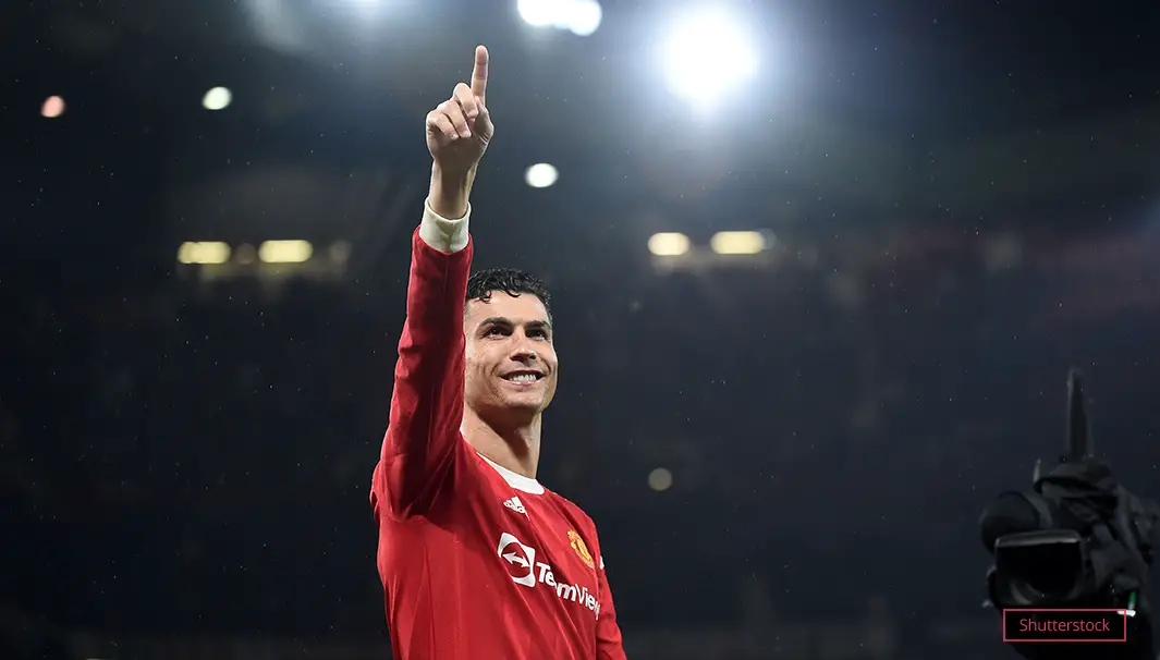 Ronaldo Man UDT 2022 smiling and pointing finger