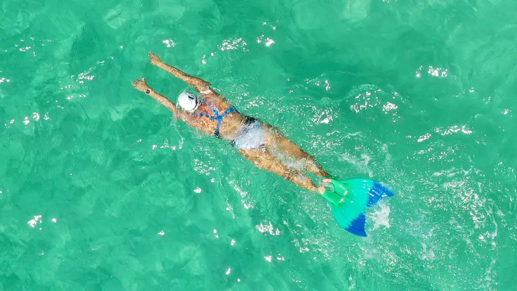 Gruelling 9-hour monofin swim record achieved by Estonian “eco mermaid”