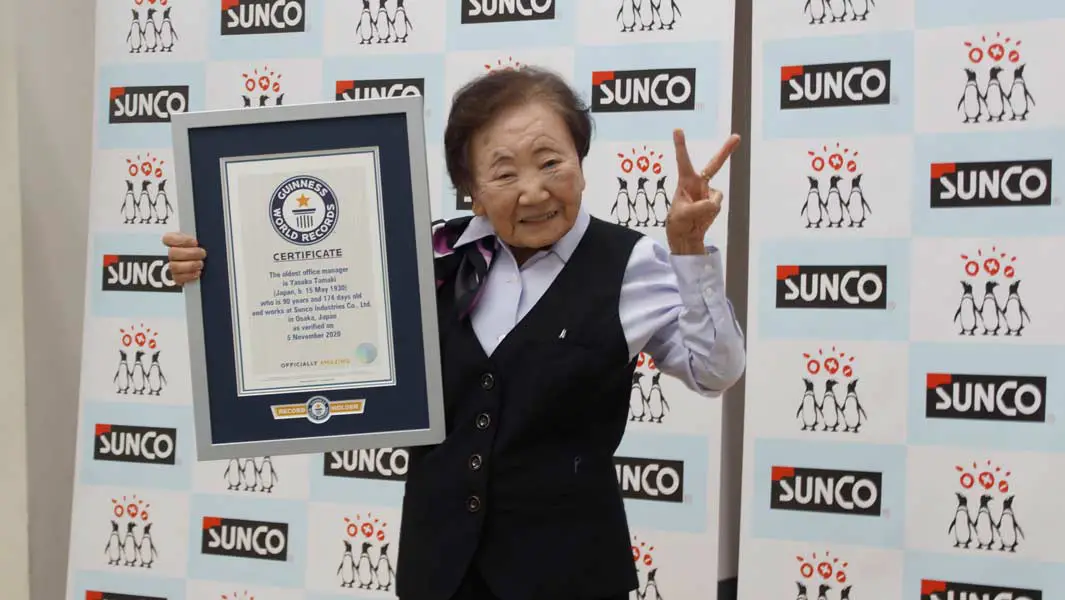 90-year-old woman from Japan becomes the world's oldest office manager 