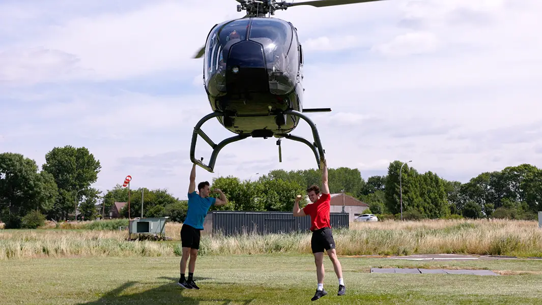Fitness YouTuber Stan Browney smashes epic helicopter pull-ups record