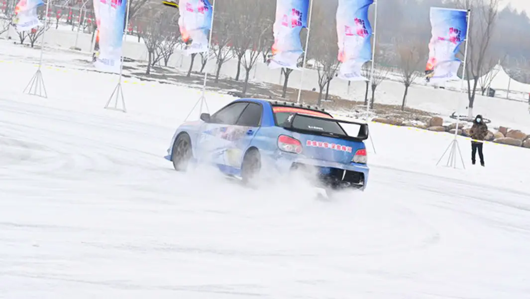 Longest continuous vehicle drift on ice record broken in China 