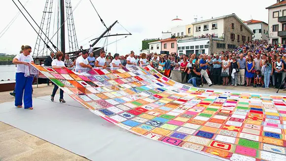 Largest ever bobbin lace is unveiled in Portuguese town to celebrate historical tradition