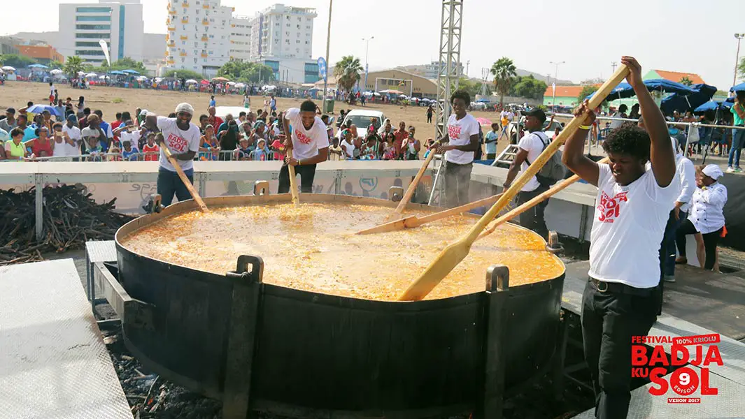 World’s largest cachupa stew made in Cape Verde