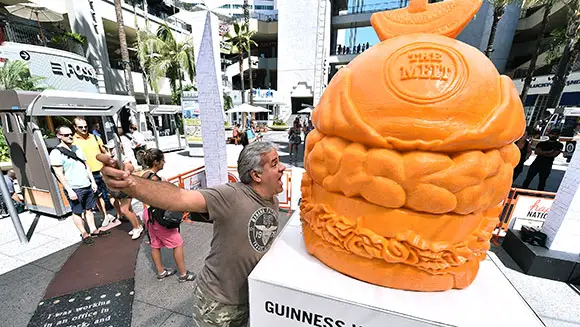US restaurant proves it is the big cheese with enormous cheddar sculpture