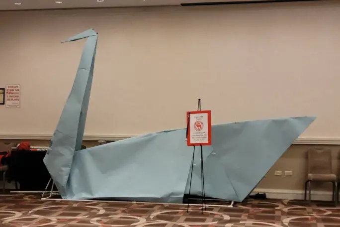 largest-origami-swan-on-display.jpg