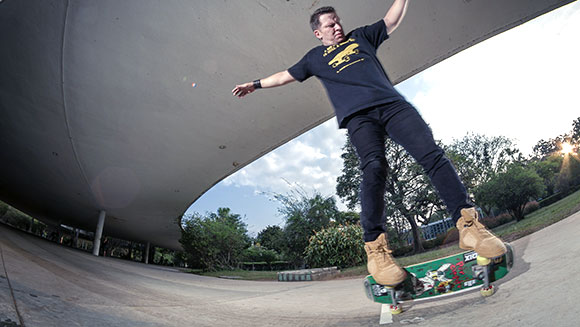 Brazilian skateboarder Per Canguru completes longest coconut wheelie ever