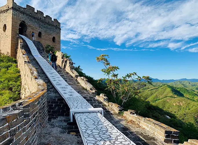 Artist Sets Longest Drawing Record On The Great Wall Of China Guinness World Records