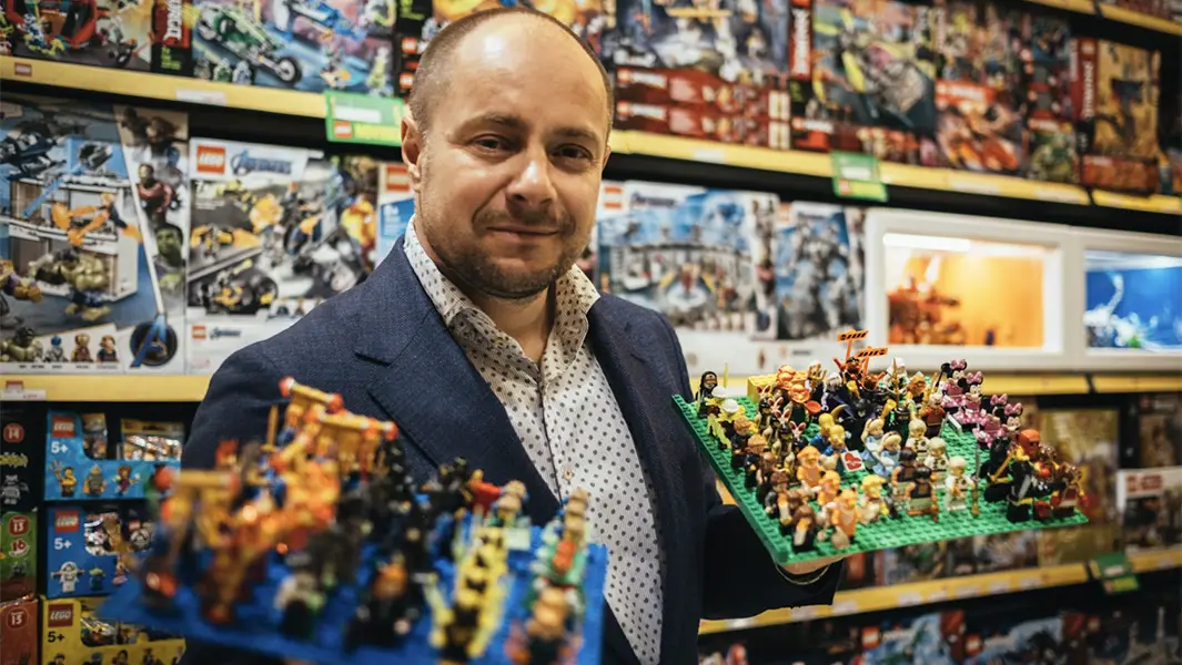 Man with record-breaking LEGO collection turns passion into profitable business