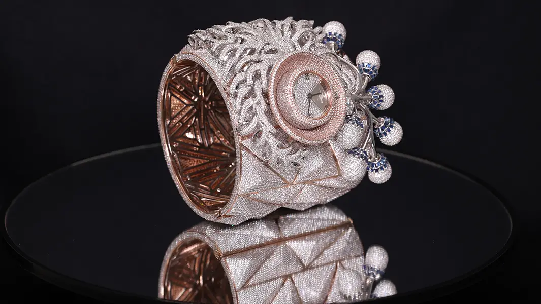 Glistening watch breaks record with 17,524 diamonds 