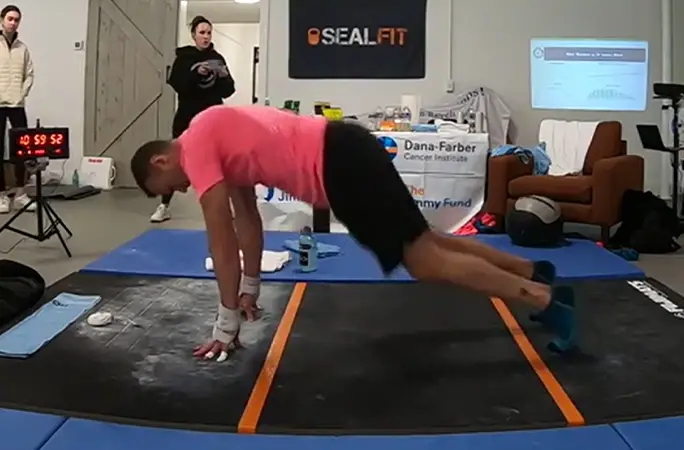 Video: Armenian achieves record for most handstand push ups in one minute
