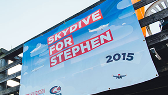 Hundreds of skydivers soar to victory in Stephen Sutton’s memory