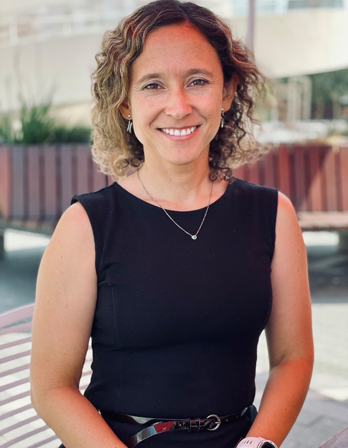 Ana Rahlves headshot