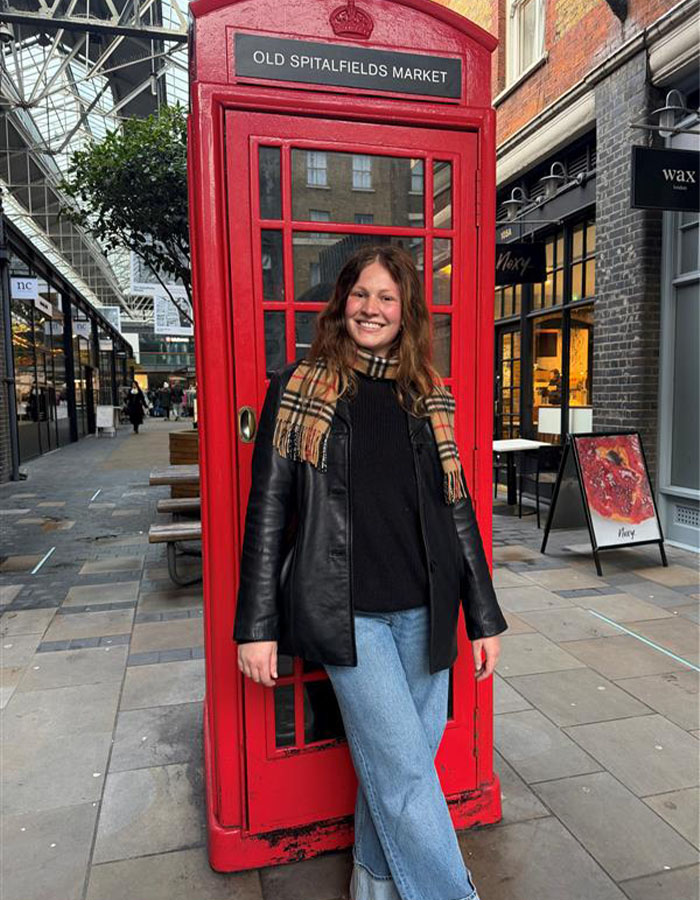 Sarah Mooney headshot