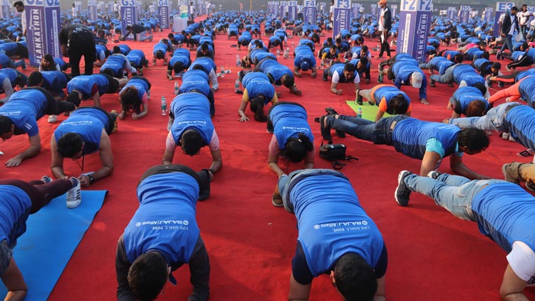 bajaj-allianz-attempting-world-record