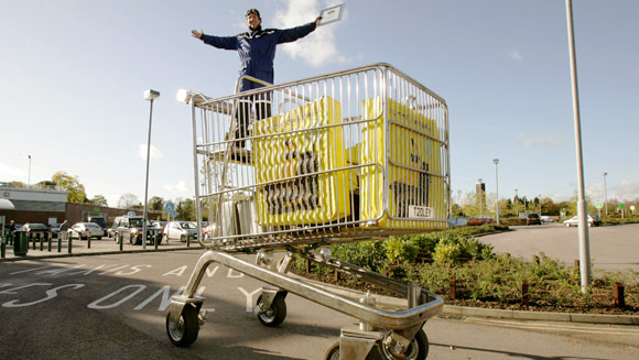 101746-Edd-China-Largest-Motorised-Shopping-Trolley-580