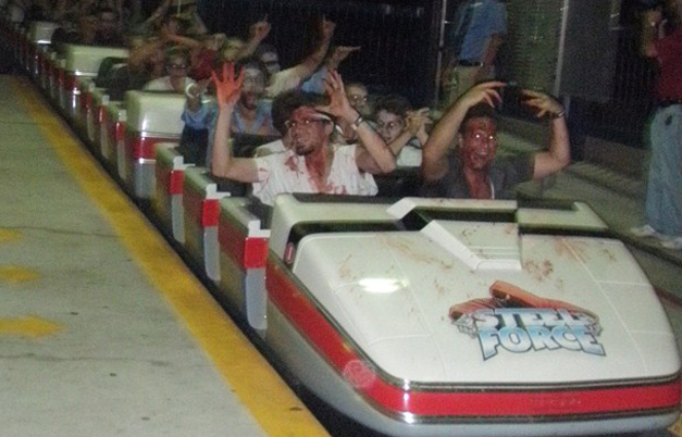 Most costumed riders on a theme park ride main