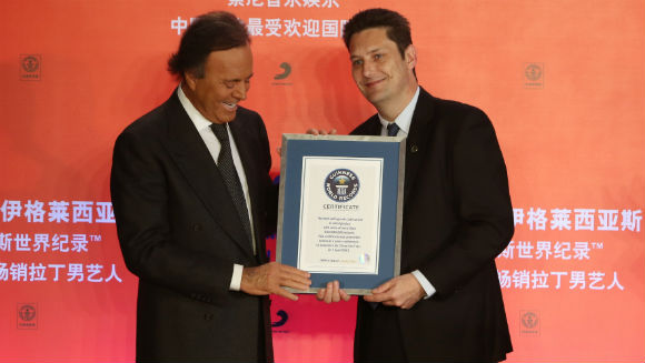 Julio Iglesias_main