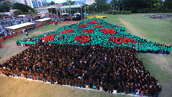 Largest Human Christmas Tree