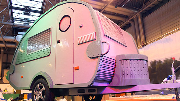 largest-caravan-made-with-interlocking-plastic-bricks-header