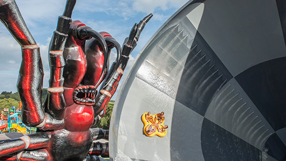 largest-spider-sculpture-website-header